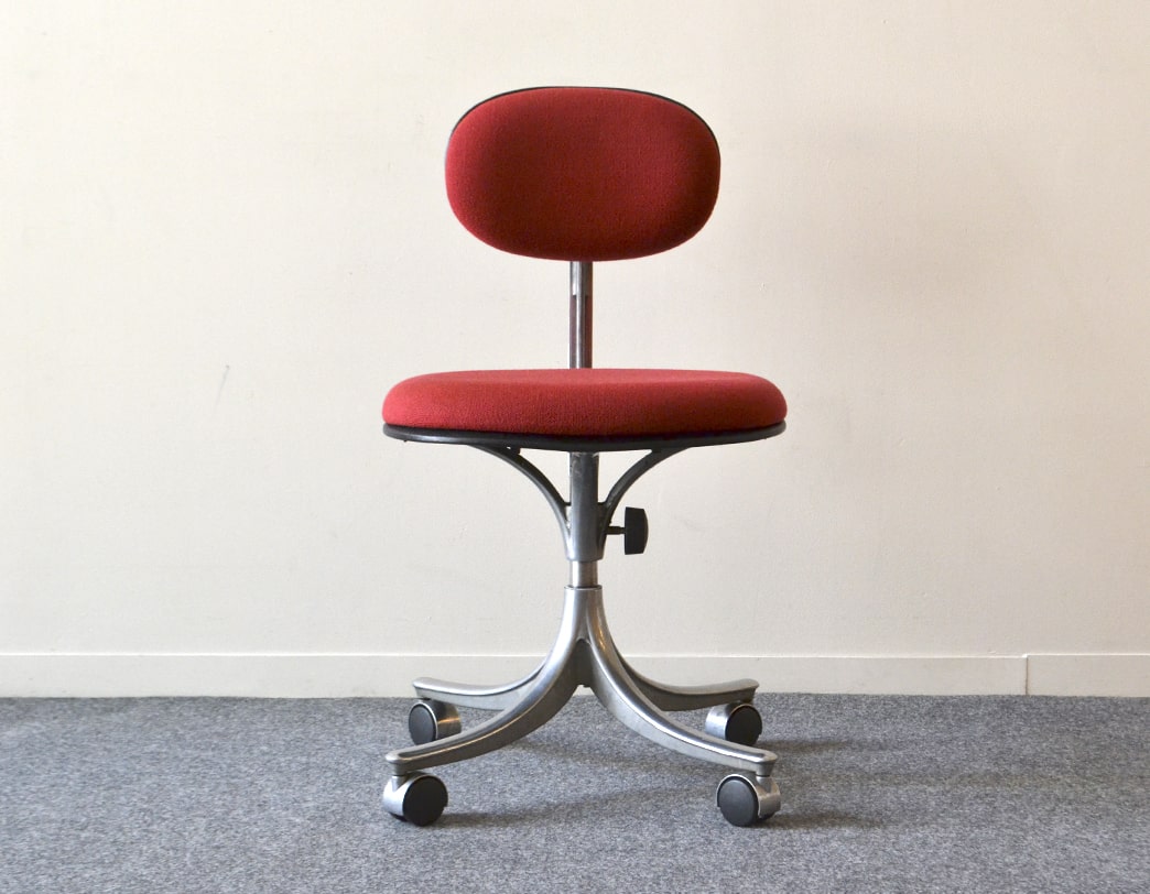 Kevi Chair│名作デザイナーズ家具のインテリアショップ METROCS 公式