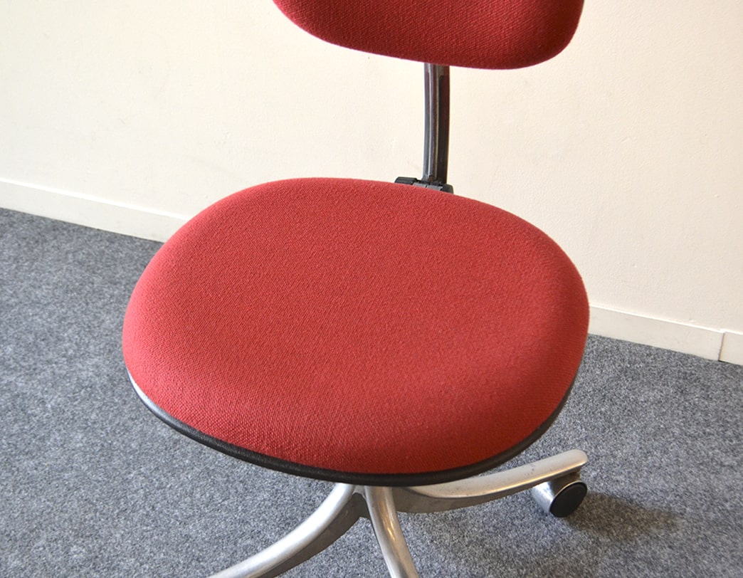Kevi Chair│名作デザイナーズ家具のインテリアショップ METROCS 公式