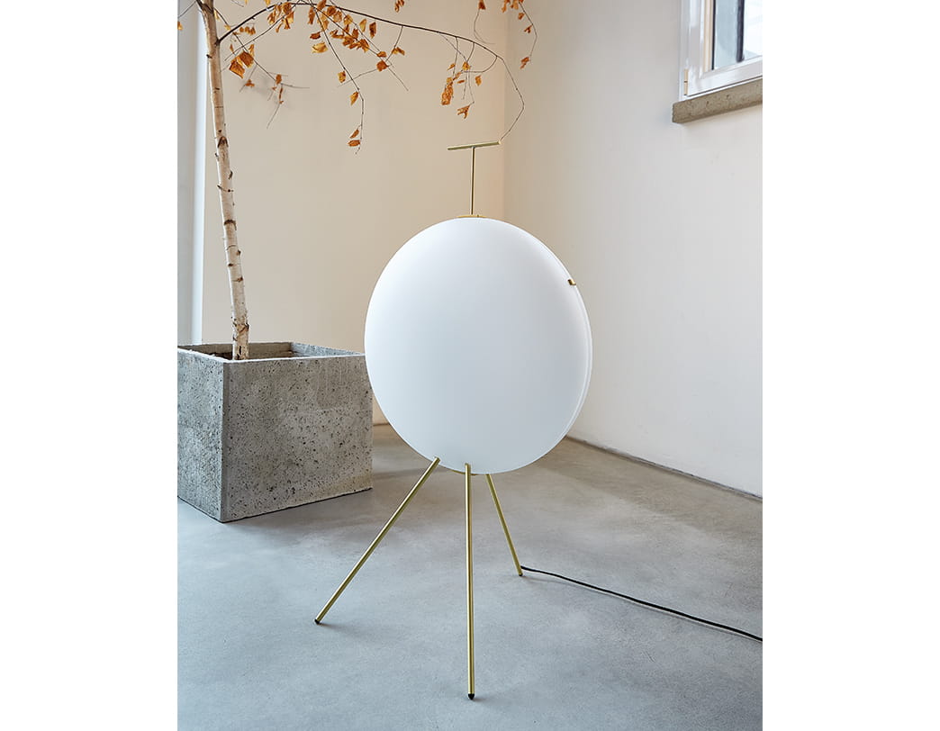 ルナ バーティカーレ Luna Verticale フロアランプ