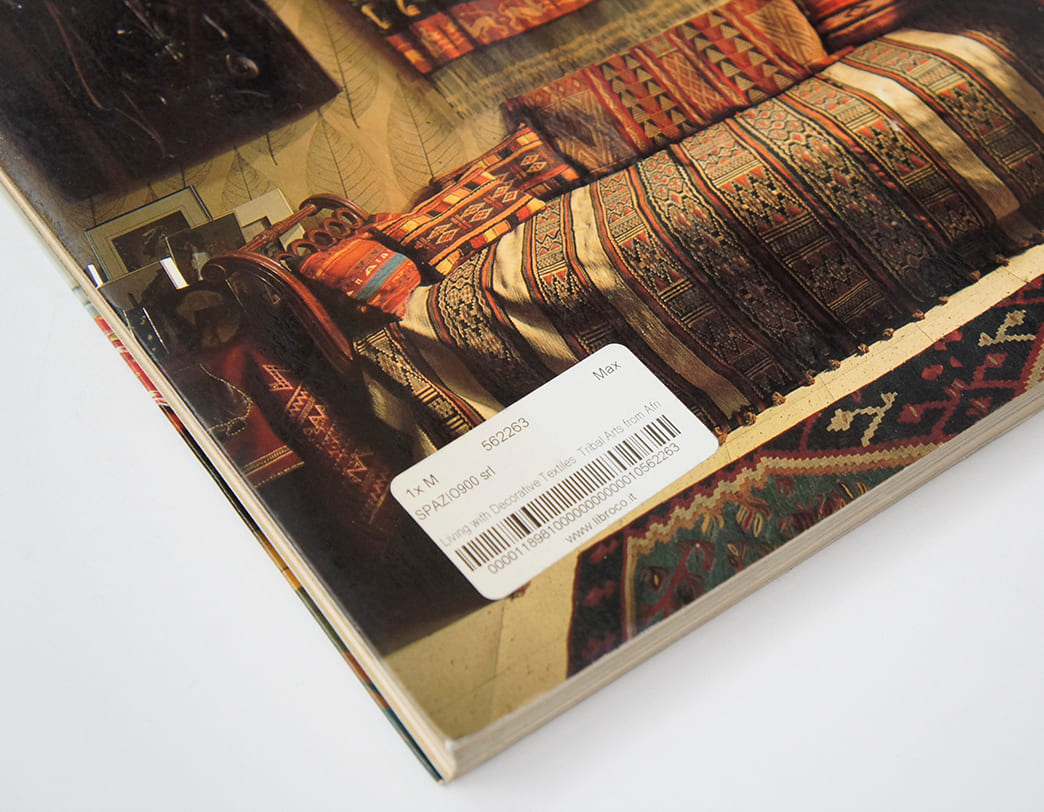 書籍 Living With Decorative Textiles:Tribal Art from Africa, Asia and the Americas