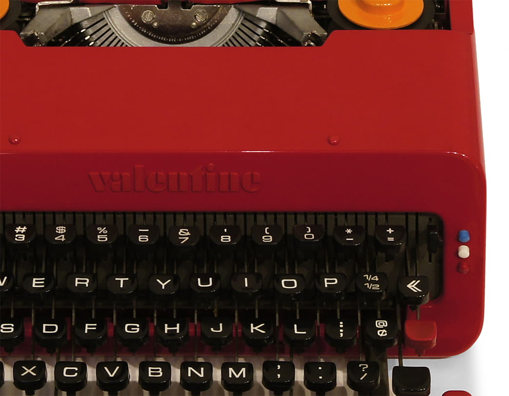 Valentine Typewriter Red / Ettore Sottsass
