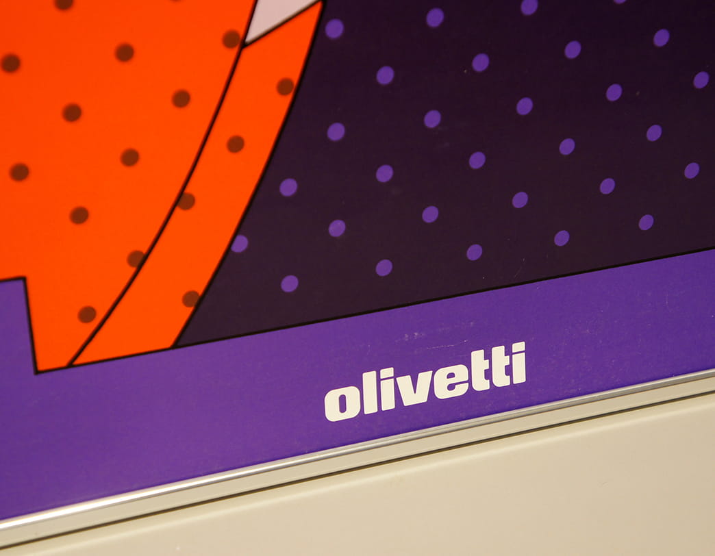 Olivetti Girls Poster Purple / Walter Ballmer