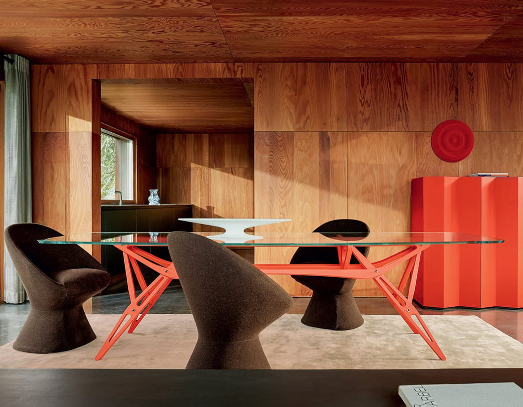 レアーレ CM テーブル