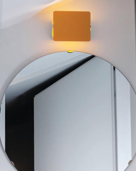 シャルロット・ぺリアンデザインの建築的なランプ