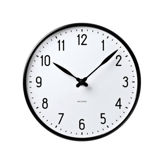 普遍的なデザインと視認性の高さが人気のクロック