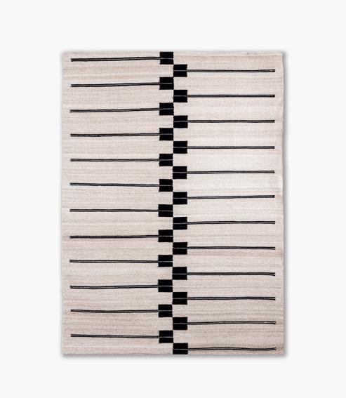 エレノア・プリチャードによる新作ラグ「Oar」「Spine」が登場