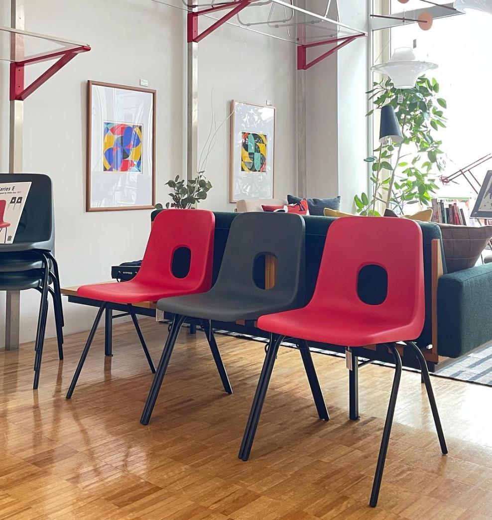 シリーズEサイドチェア