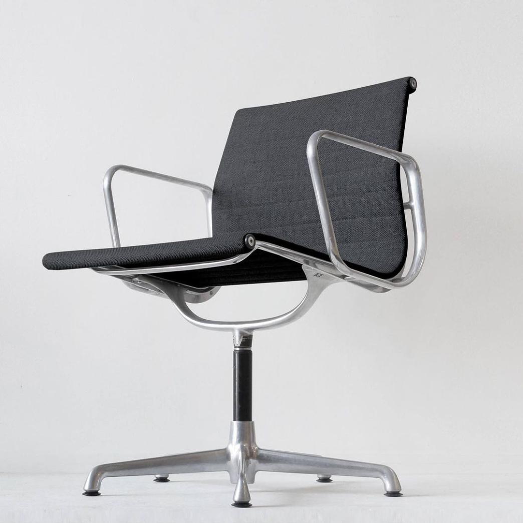 Eames Aluminum Group Chair