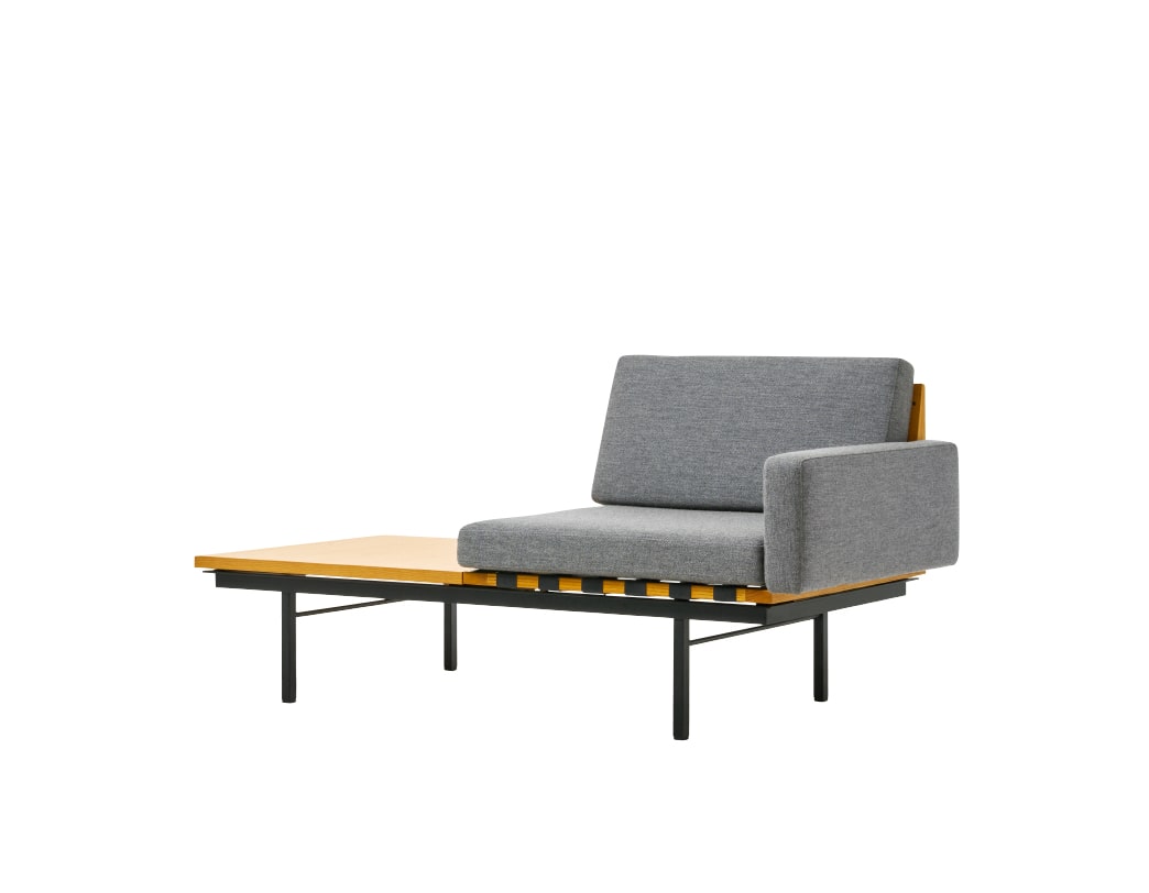 モダンデザインの旗手 ロビン・デイによる名作ソファ