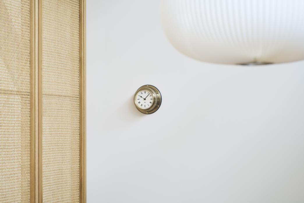 船舶用のマリンクロックを渡辺力がインテリアユースにデザイン