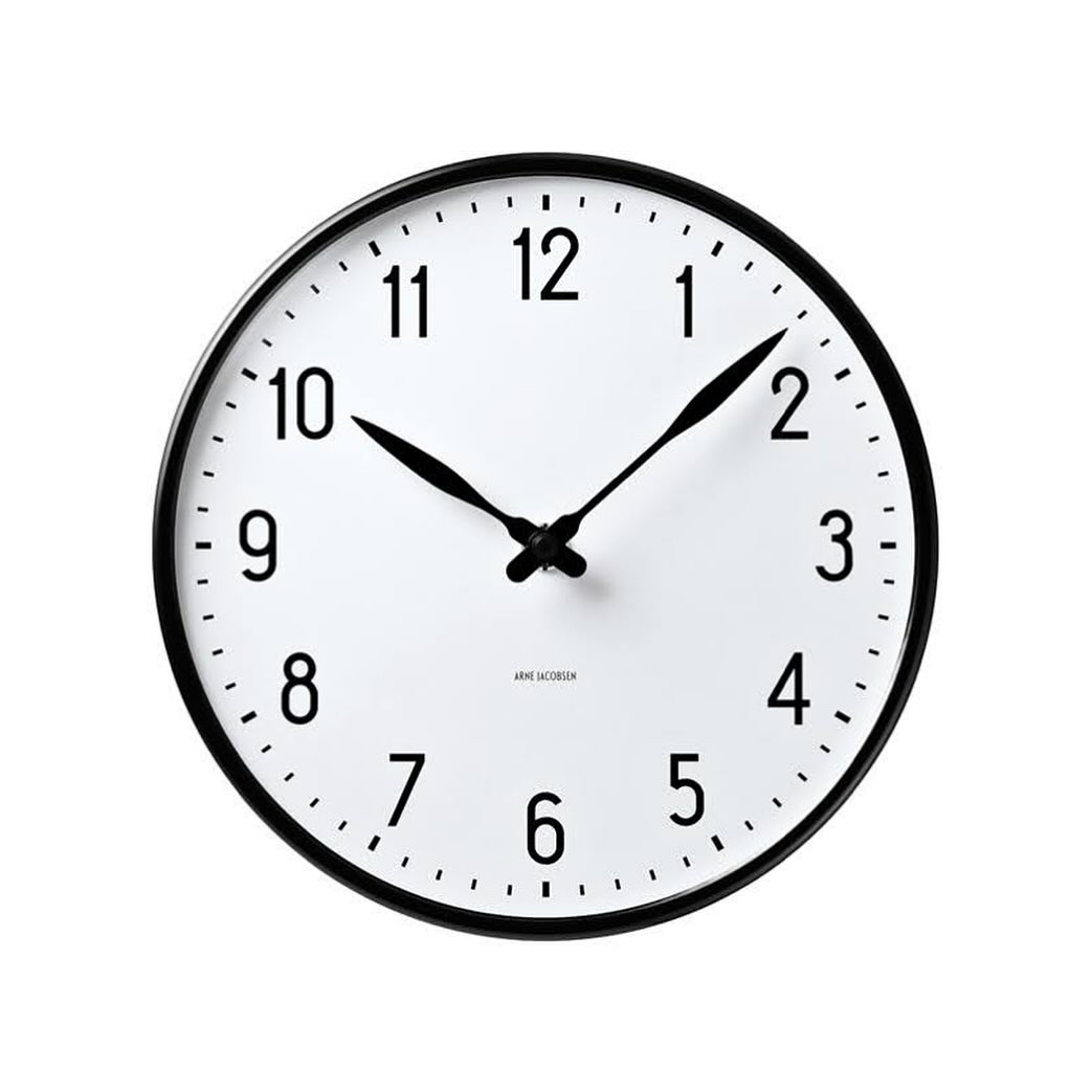 普遍的なデザインと視認性の高さが人気のクロック