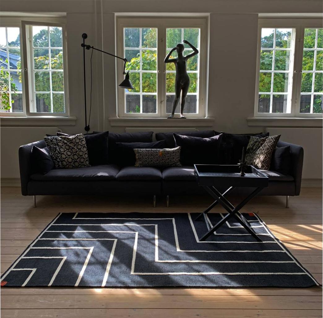 北欧デザインのモダンなラグシリーズ