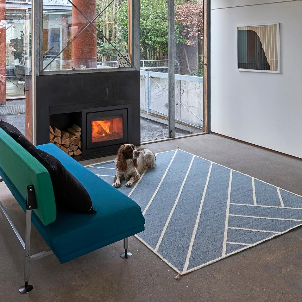 北欧デザインのモダンなラグシリーズ