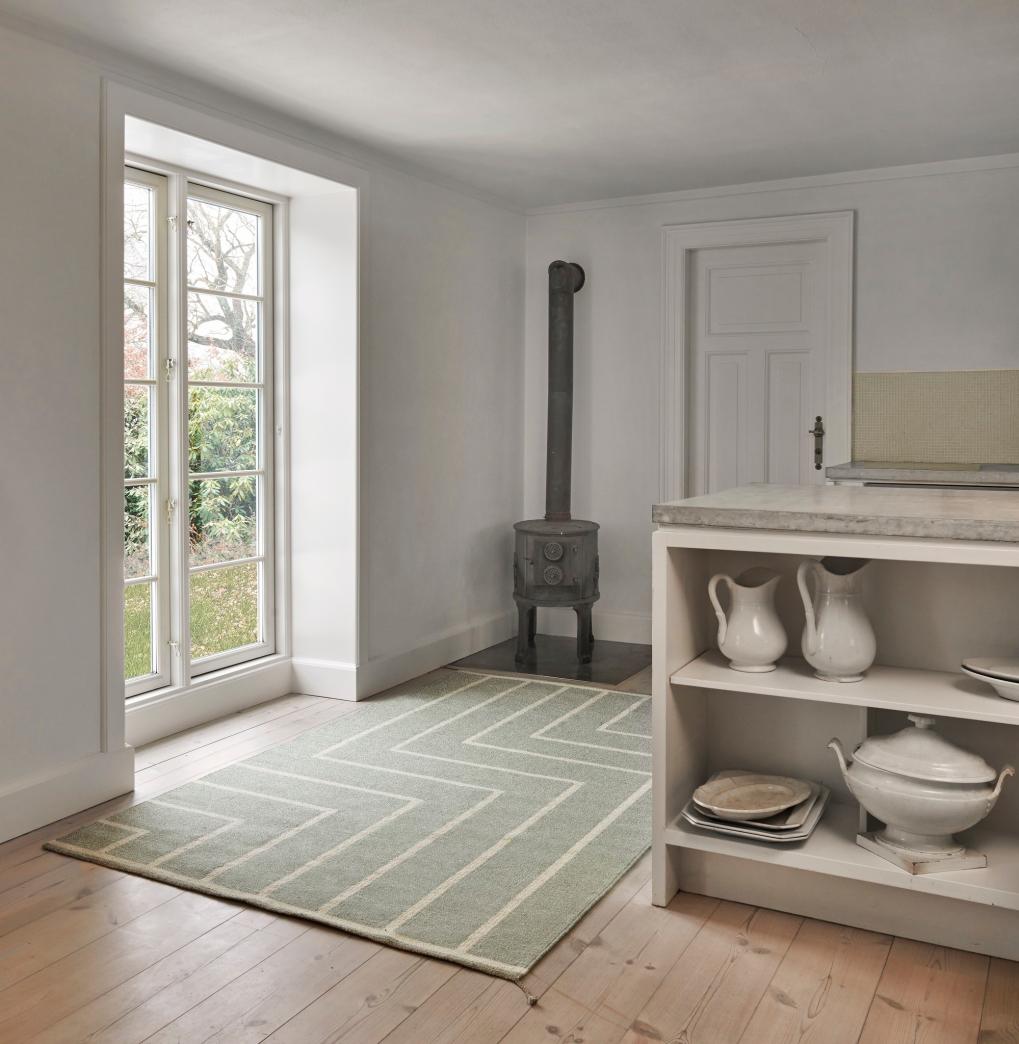 北欧デザインのモダンなラグシリーズ