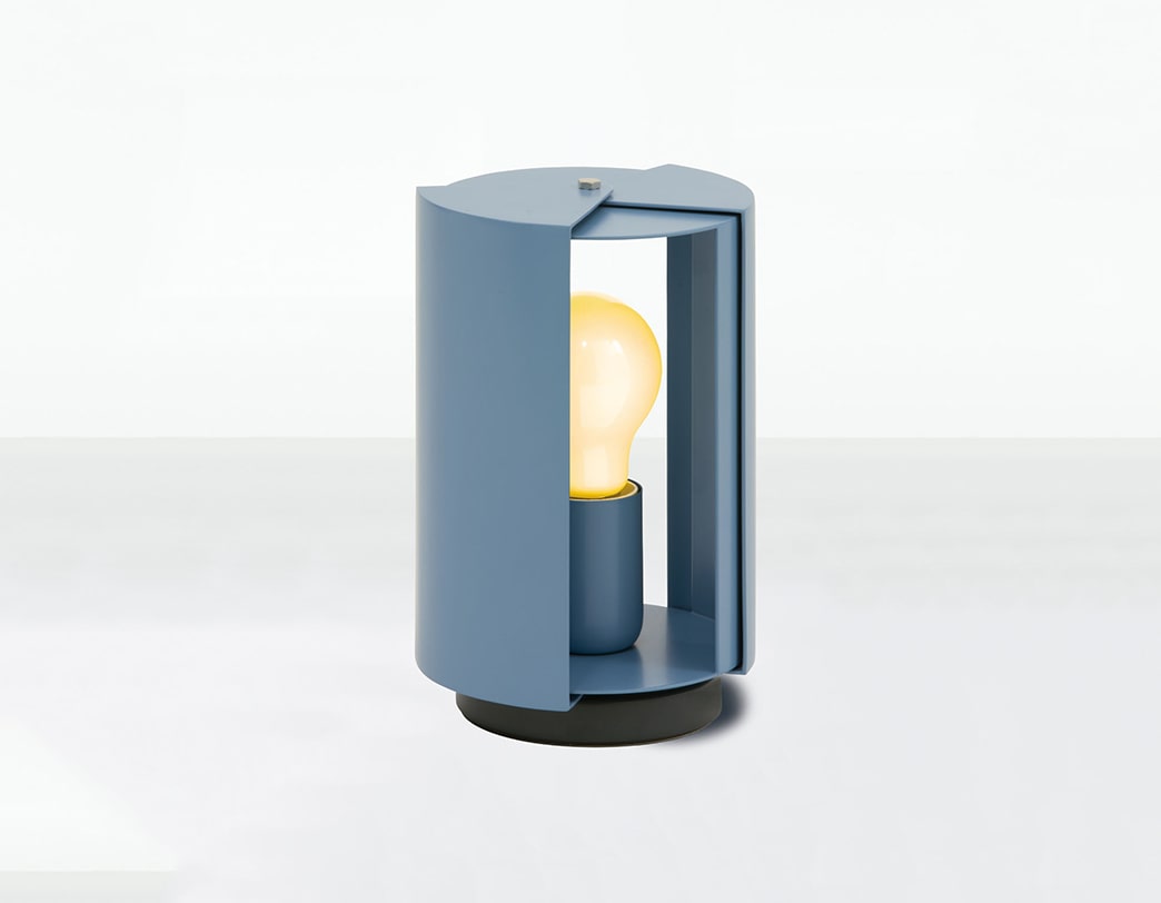 ペリアンのテーブルランプに新色が登場!