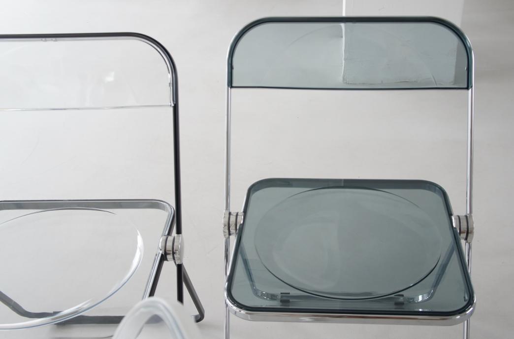 ダイニングにも書斎にも。フレキシブルに使える折りたたみチェア「プリア」