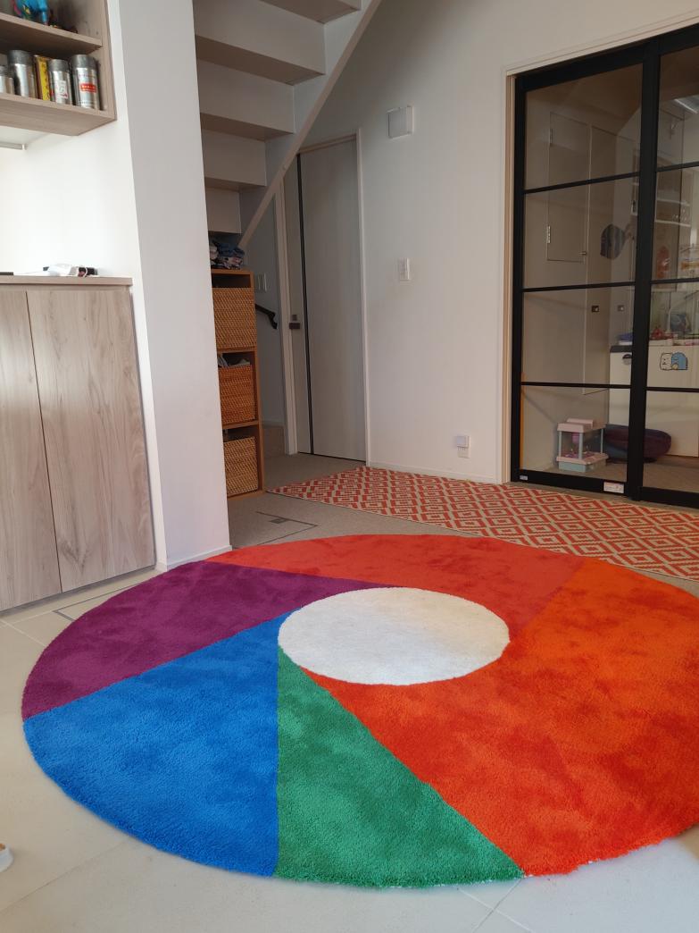 バウハウス最後の巨匠 マックス・ビルによるアートをラグに─