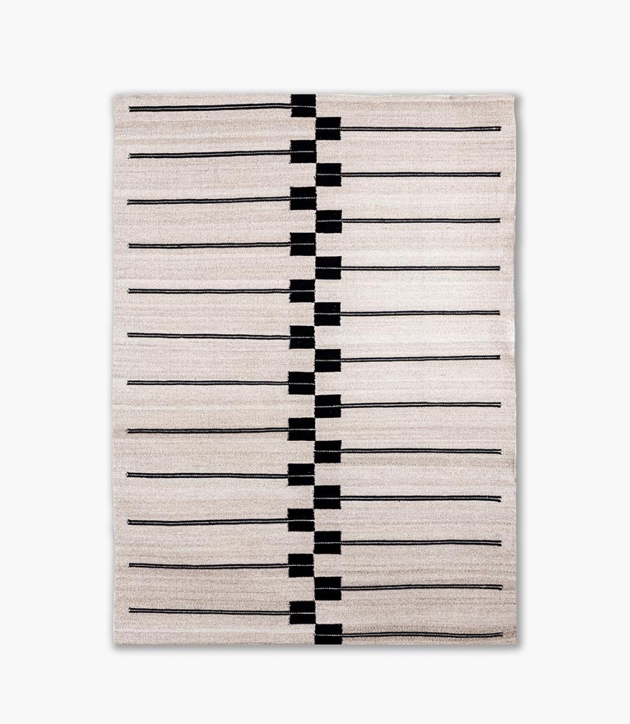 エレノア・プリチャードによる新作ラグ「Oar」「Spine」が登場