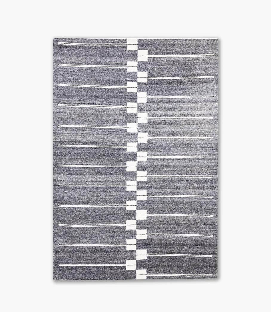 エレノア・プリチャードによる新作ラグ「Oar」「Spine」が登場