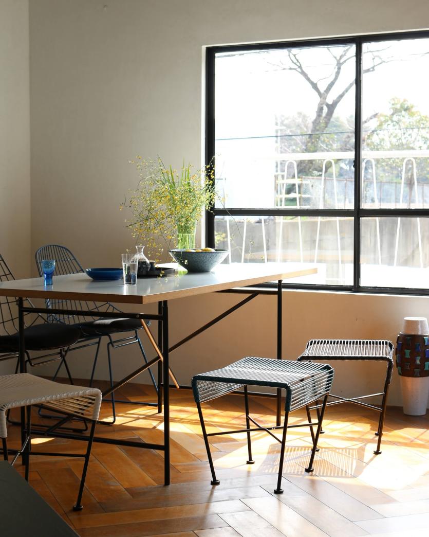 空間を引き締める、絵になる佇まい