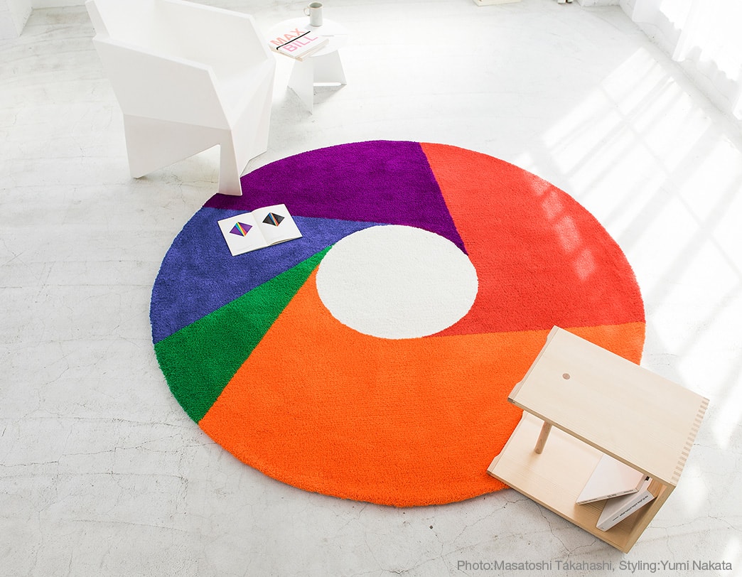 Graphic Rug color wheel., Ulm Stool  Photo:Masatoshi Takahashi, Styling:Yumi Nakata